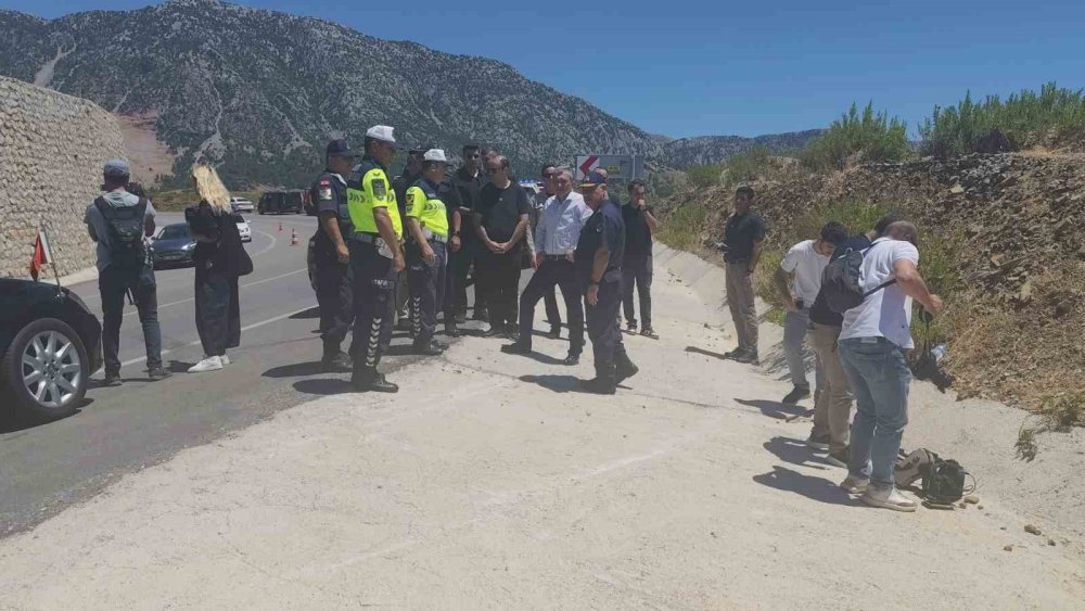 Antalya'da feci kaza: 150 metrelik uçuruma yuvarlanan Konya plakalı araçta 5 kişi yaşamını yitirdi