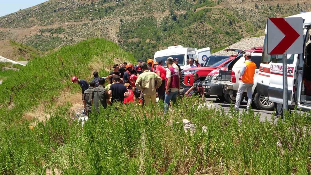 Feci Kazada Yok Olan Aile Konya'da Gözyaşlarıyla Uğurlandı