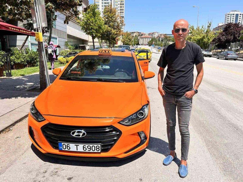 Yanlış Anlaşılmayla Başladı, 700 Kilometre Yol Yaptı: Taksimetre Rekor Kırdı