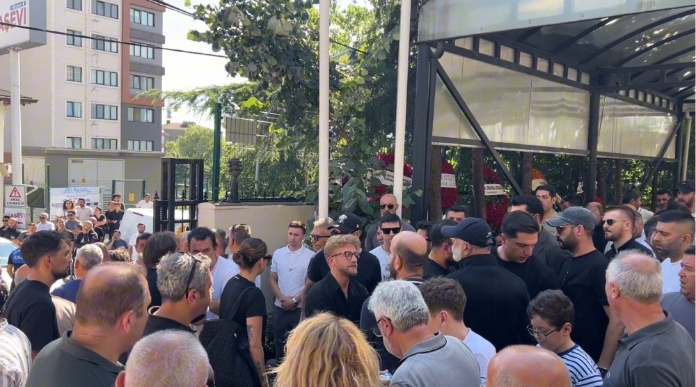 Kızıl Sakal’a Veda: Ünlü Şef Eren Kaşıkçı memleketinde toprağa verildi
