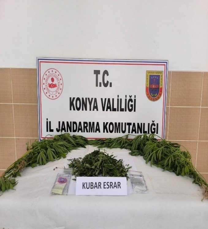 Konya’da jandarmadan 47 ayrı noktaya baskın