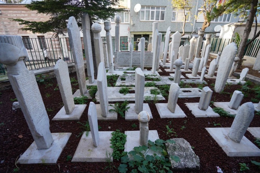 Osmanlı hazireleri aslına uygun şekilde ihya ediliyor