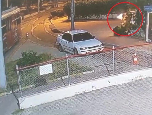 Gece Yarısı Tramvay Depusuna Molotoflu Saldırı: O Anlar Kamerada!