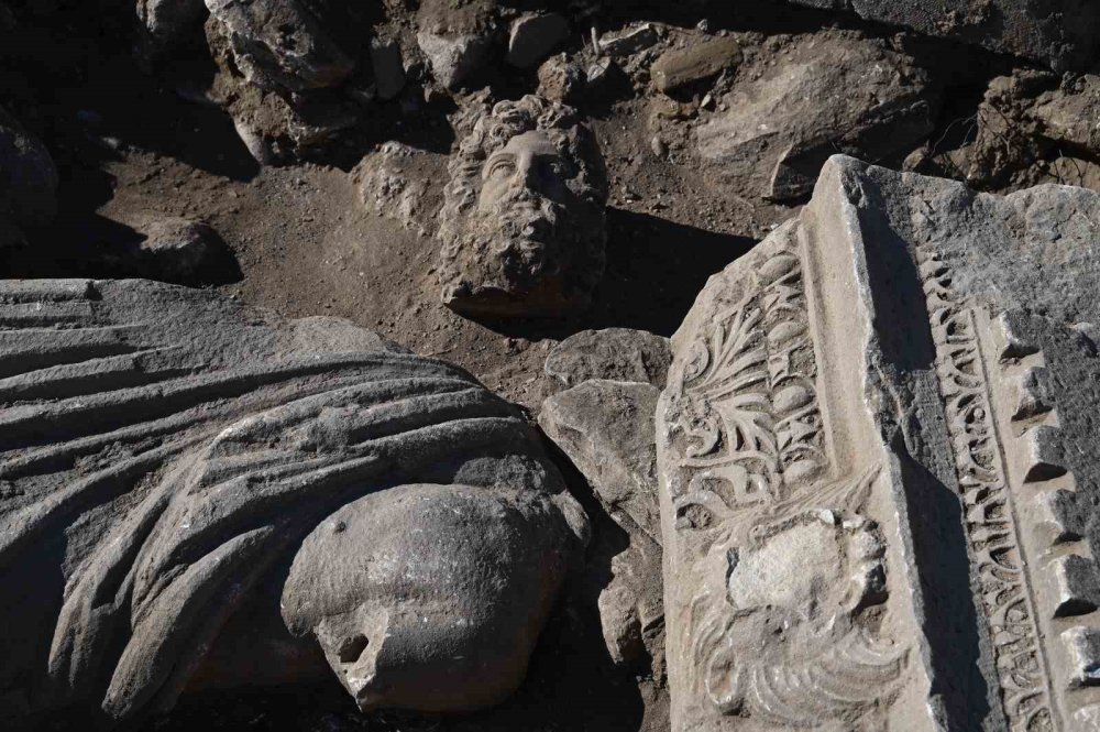 Aspendos’ta Heyecan Veren Keşif: Şifanın 1800 Yıllık Sembolü Gün Yüzüne Çıkarıldı