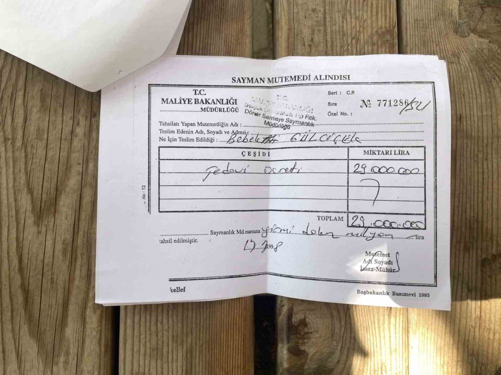 Gözü yaşlı anne 28 yıllık sır perdesinin aralanmasını istiyor
