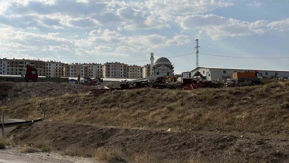 Ardıçlı'da inşatta kavga çıktı