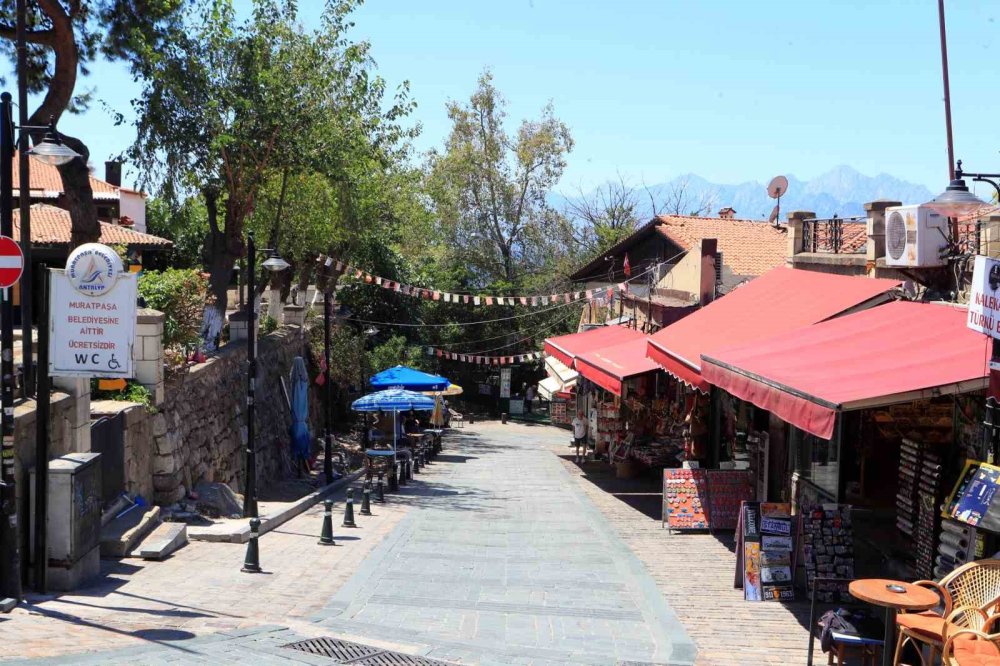 Hava karardığında nüfus artıyor