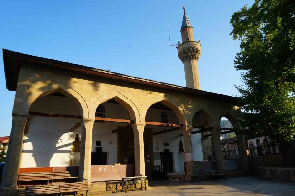 510 Yıllık Sırrı Tavanında Saklı: Rüstem Paşa Cami Hayran Bırakıyor