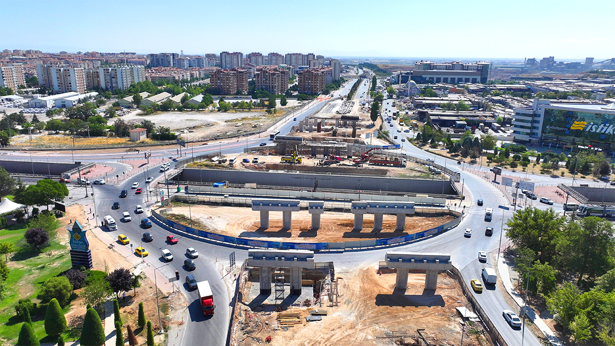 konya-tramvay-yer-ustu.jpg