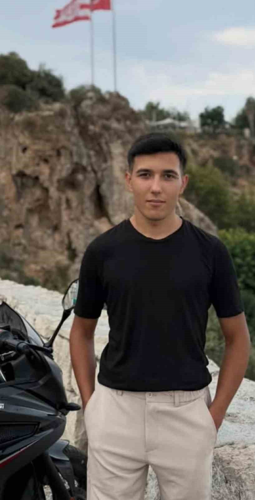 Arkadaşını ziyarete giden genç kazada hayatını kaybetti