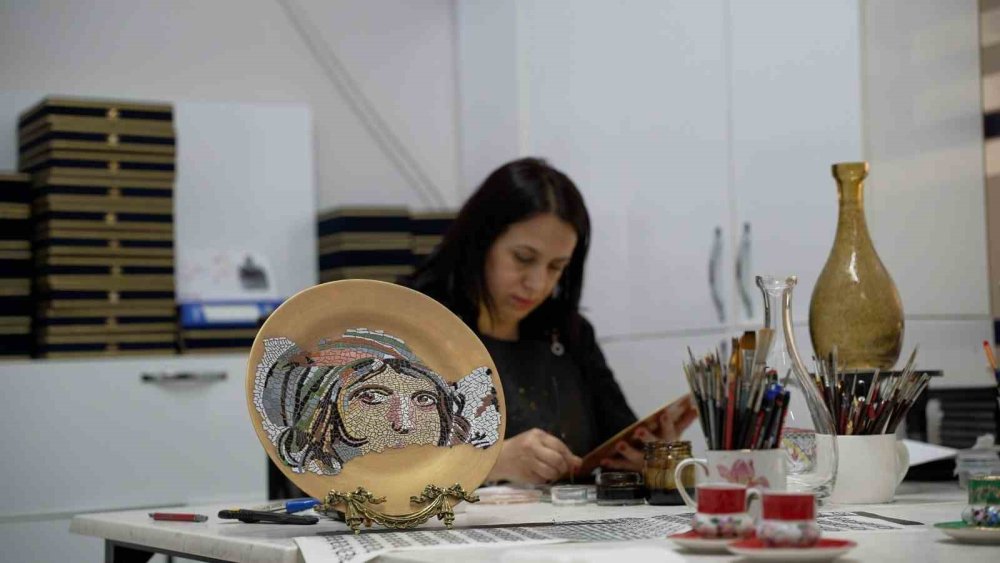 Asırlık Kültürel Miras Cam Yüzeylerde Can Buluyor