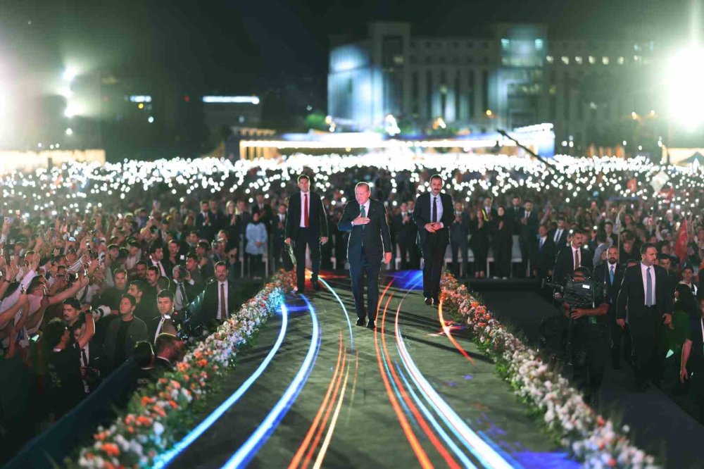 AK Parti 25 Yaşında: Erdoğan’dan Siyasete Devam Mesajı