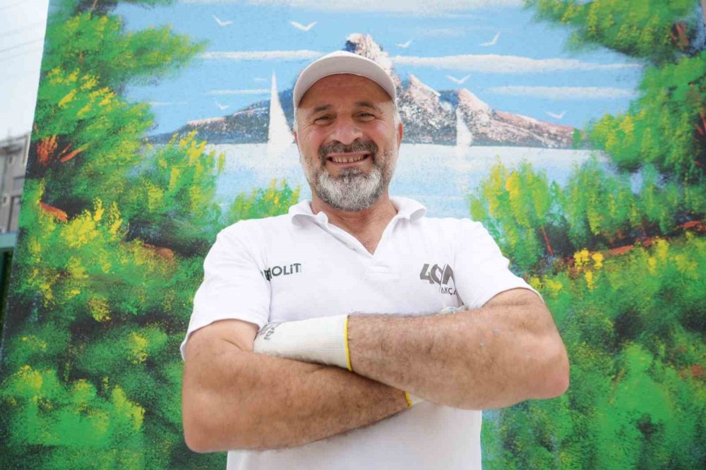 Kocaeli’nin Bob Ross’u sokakları sanat galerisine dönüştürdü
