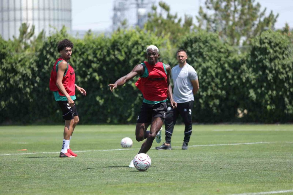 Konyaspor, Fener İçin Hazırlanıyor: İlhan Palut'tan Kritik Dokunuşlar