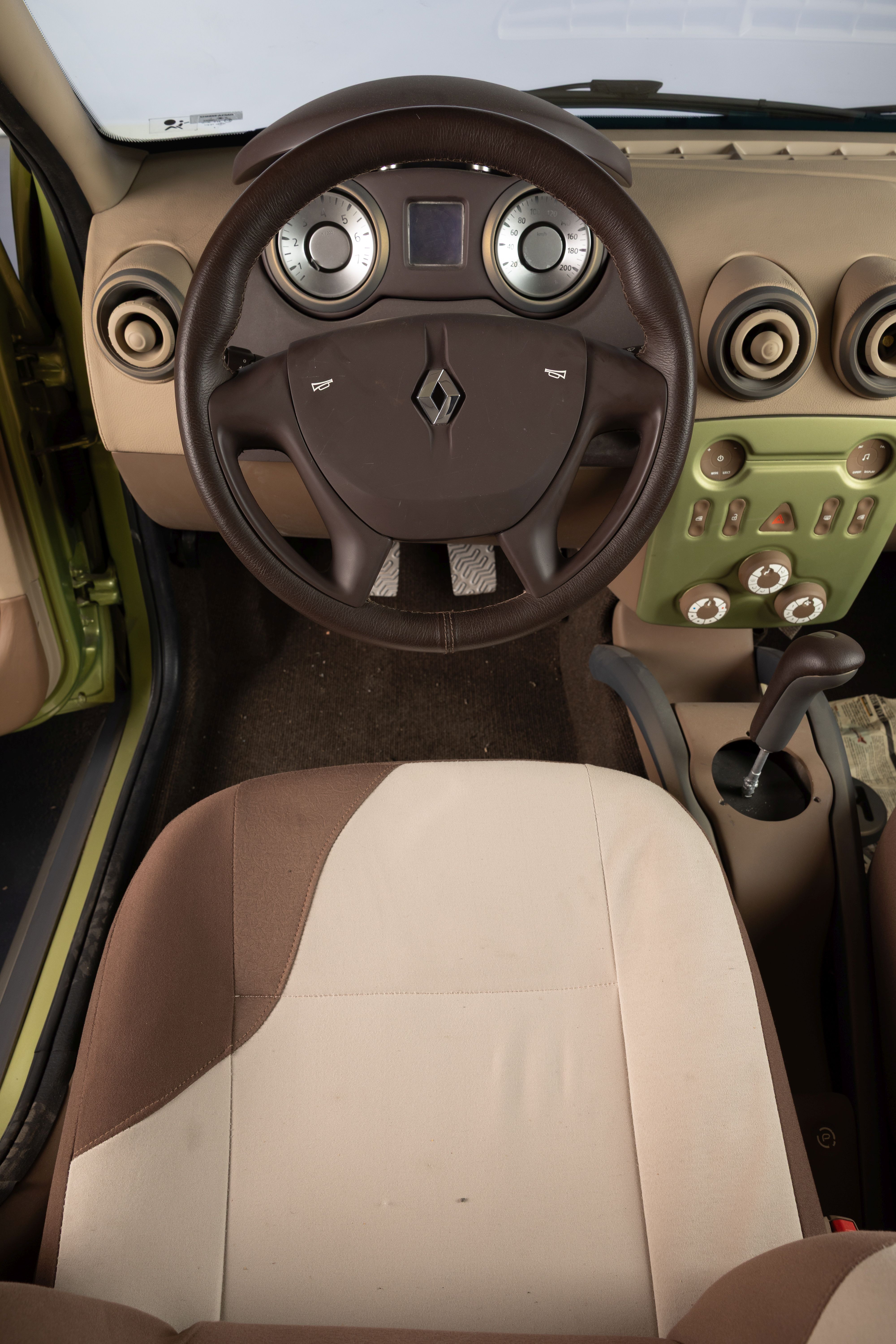 077-2006-renault-logan-steppe-inv-1017-16.jpg