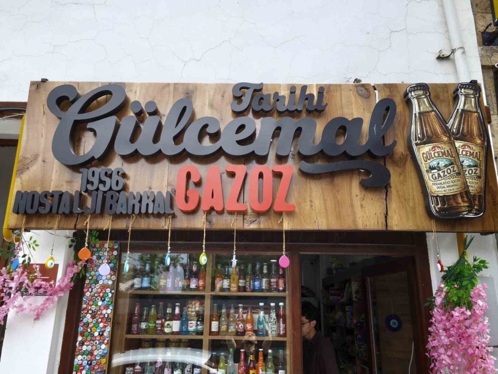 330 Farklı Çeşidi Var: Beypazarı’ndaki Nostaljik Gazozcu Yoğun İlgi Görüyor