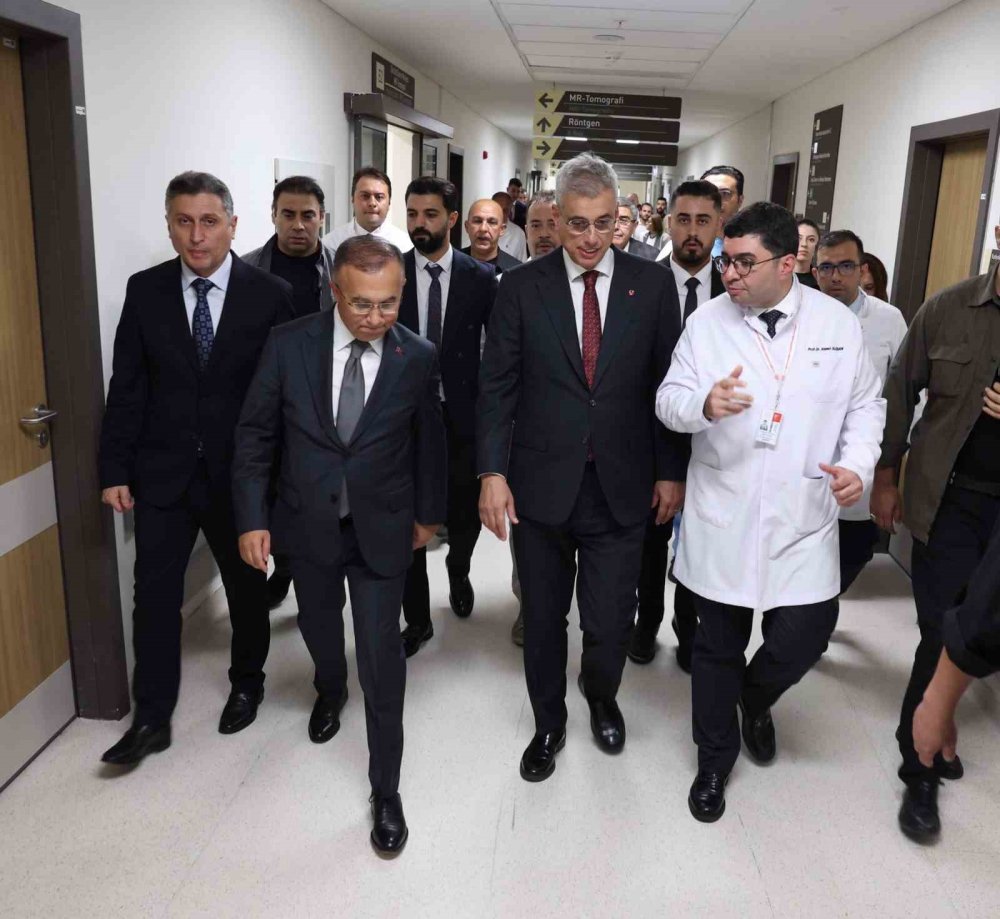 Bıçaklı Saldırıda Yaralanan Milletvekiline Bakan Ziyareti: Sağlık Durumu Nasıl?