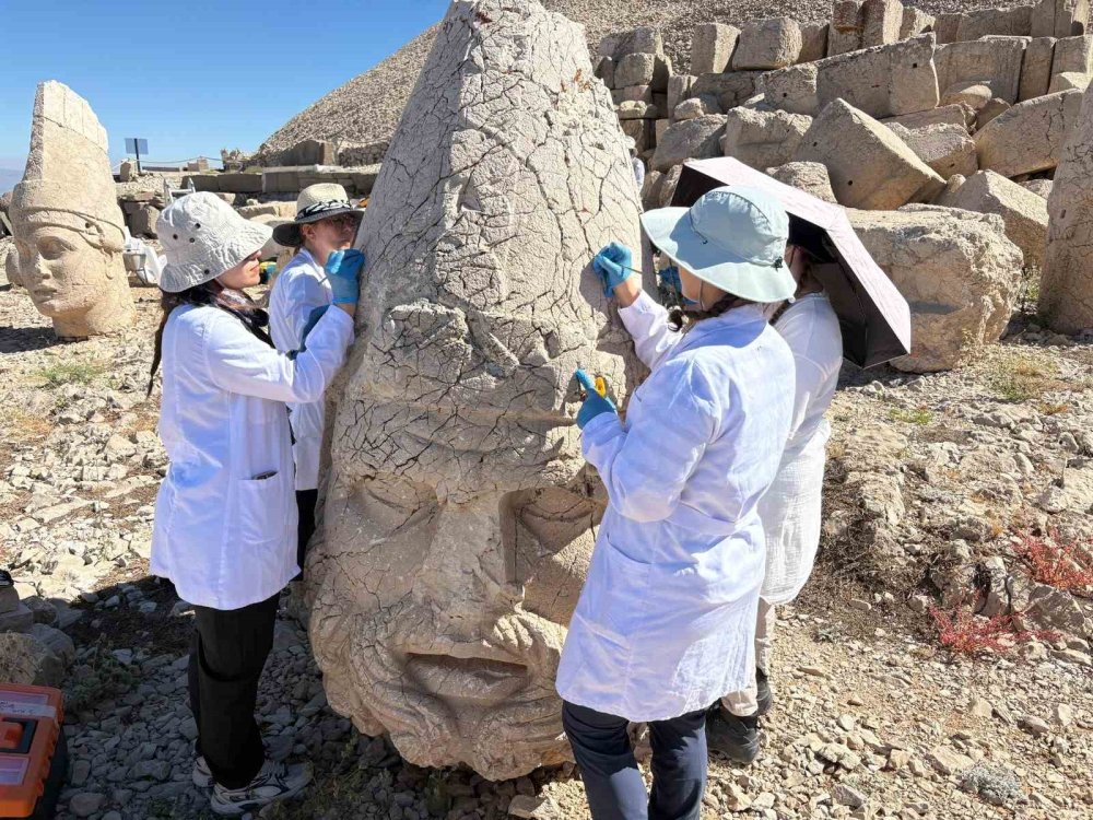 Nemrut Dağı'nda Tarihi Adım: Anıtsal Heykeller Nanoteknoloji ile Geleceğe Taşınıyor