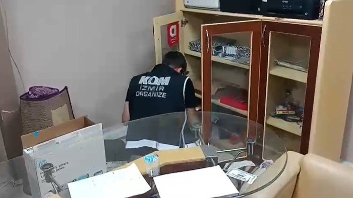 Göztepe taraftar gruplarına operasyon: 28 gözaltı