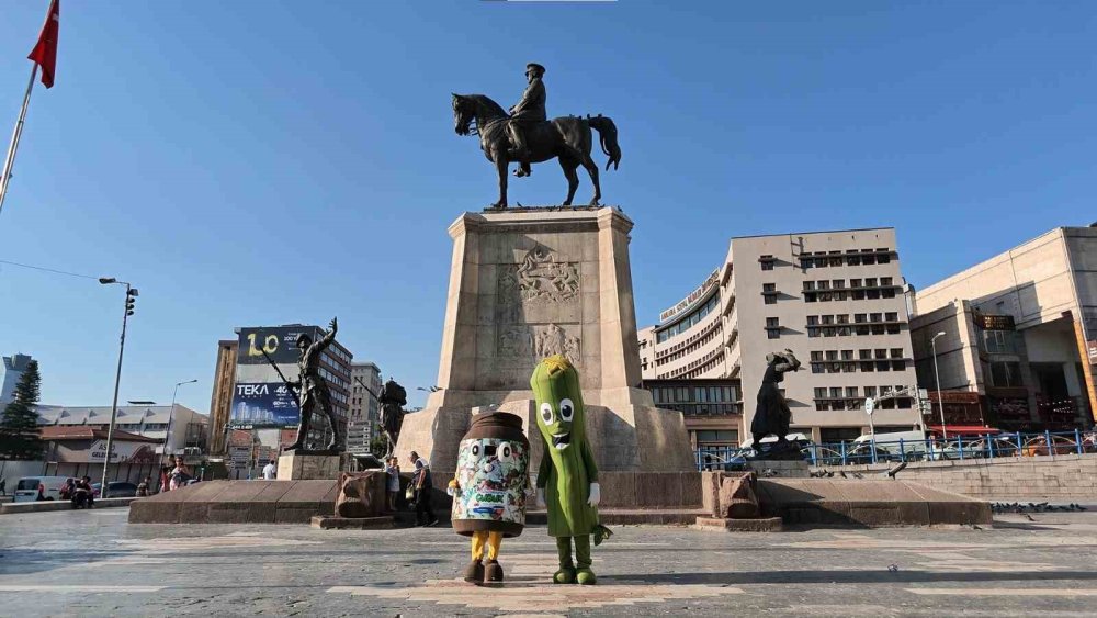 Başkent Sokaklarında Turşucan Rüzgarı: Festival Coşkusu Ankara’ya Taşındı