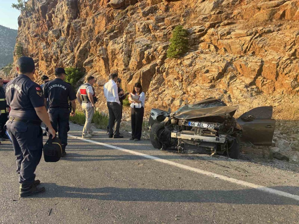 Tatil Dönüşü Feci Kaza: Sınıf Öğretmeni İlknur Aydoğan Hayatını Kaybetti