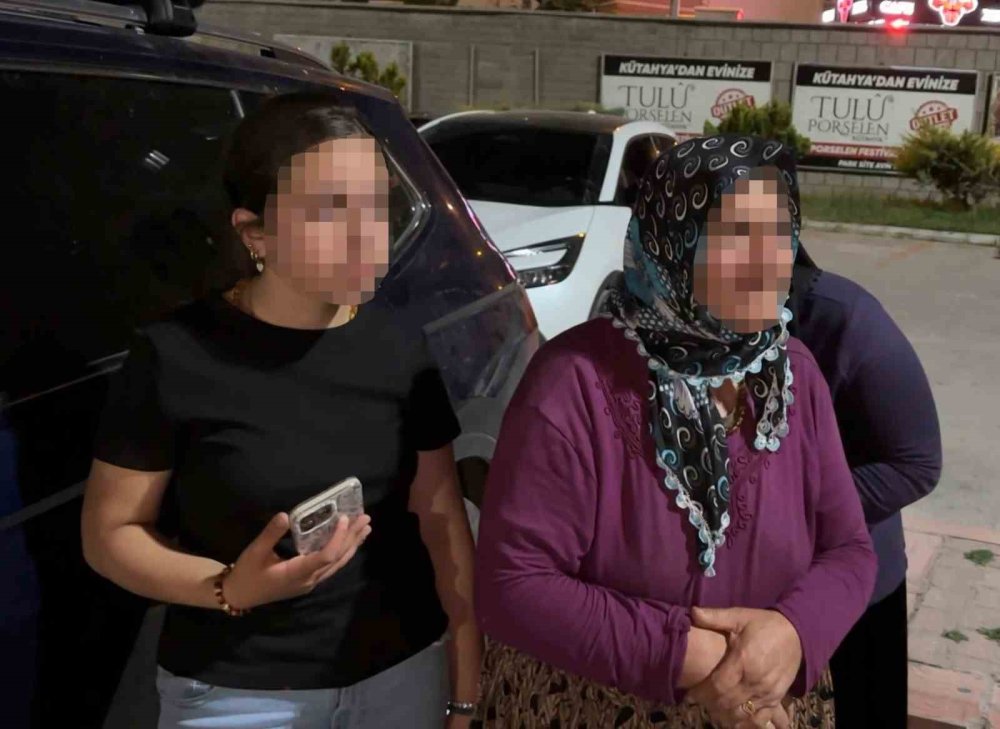 Yüksek Güvenlikli Araçta Mahsur Kalan Yaşlı Kadın Ekipleri Alarma Geçirdi