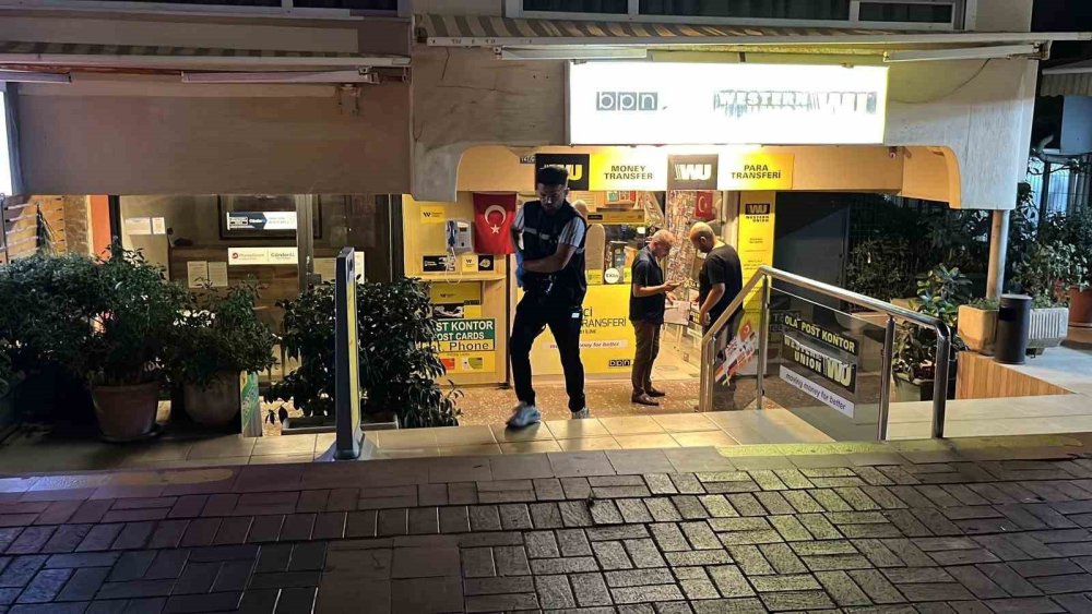 Alanya’da Döviz Bürosuna Soygun Girişimi: İş Yeri Sahibi Yaralandı