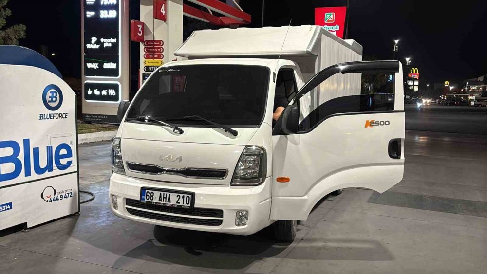2.33 promil alkollü sürücü direksiyonda sızdı, pompacı ambulansa pos cihazıyla geldi