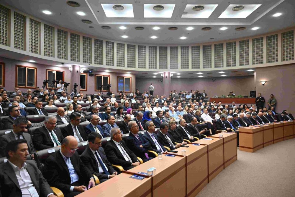 Eğitimde yeni dönem: Eskiden okumayan sanayiye giderdi, şimdi okuyan