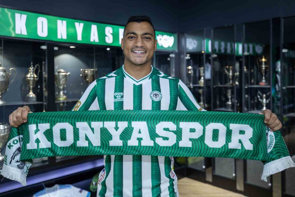 Hücum hattına tanıdık isim! Konyaspor'un 42 numarası imzayı attı