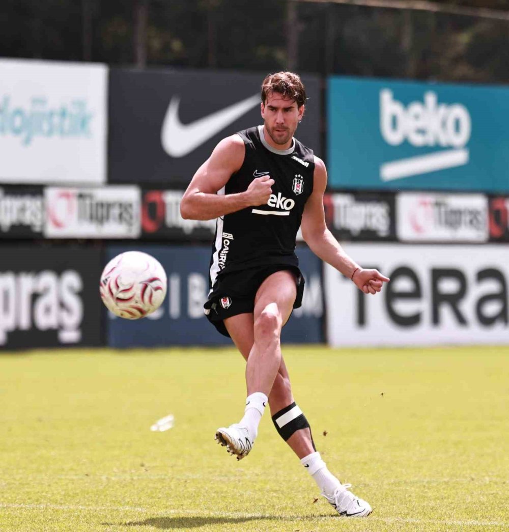 Beşiktaş Gitti Beşiktaş Geldi