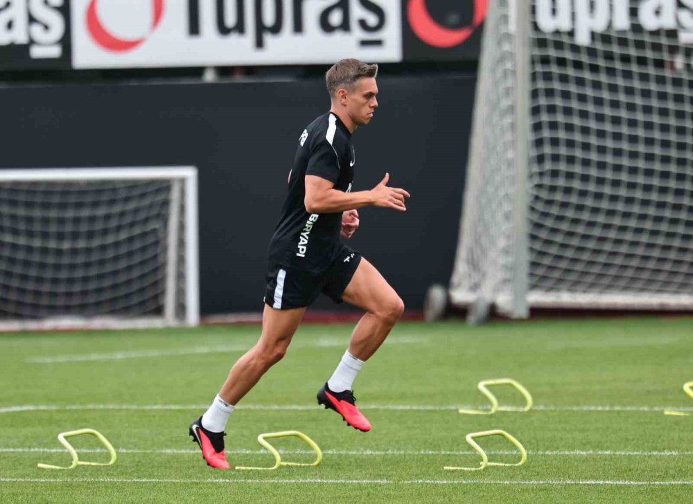 Beşiktaş Gitti Beşiktaş Geldi