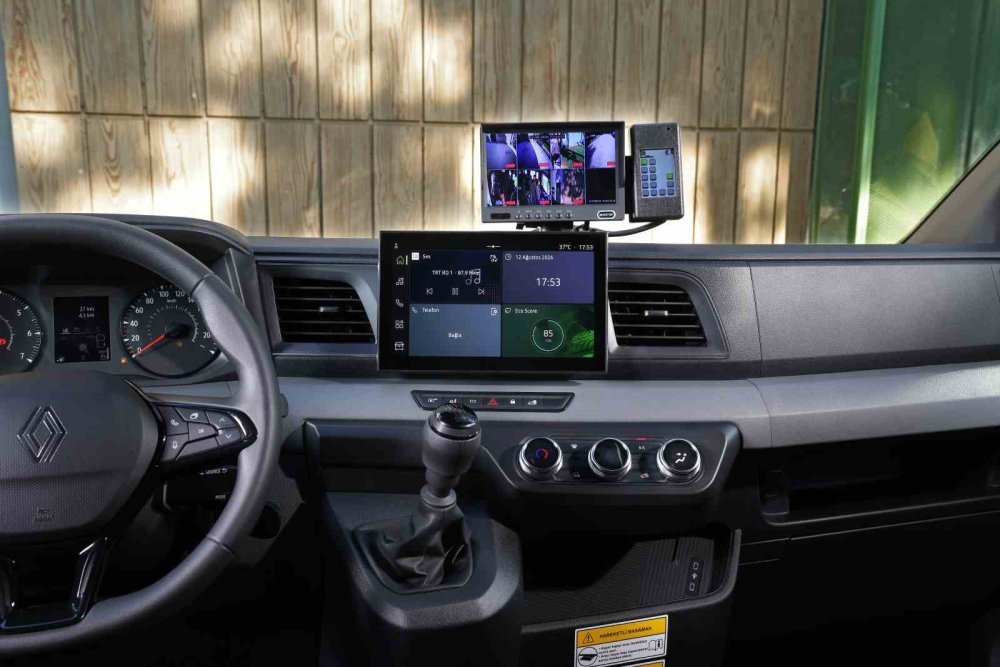 Yeni Renault Master Ailesi Büyüyor: Minibüs ve Açık Kasa Kamyonet Türkiye'de!