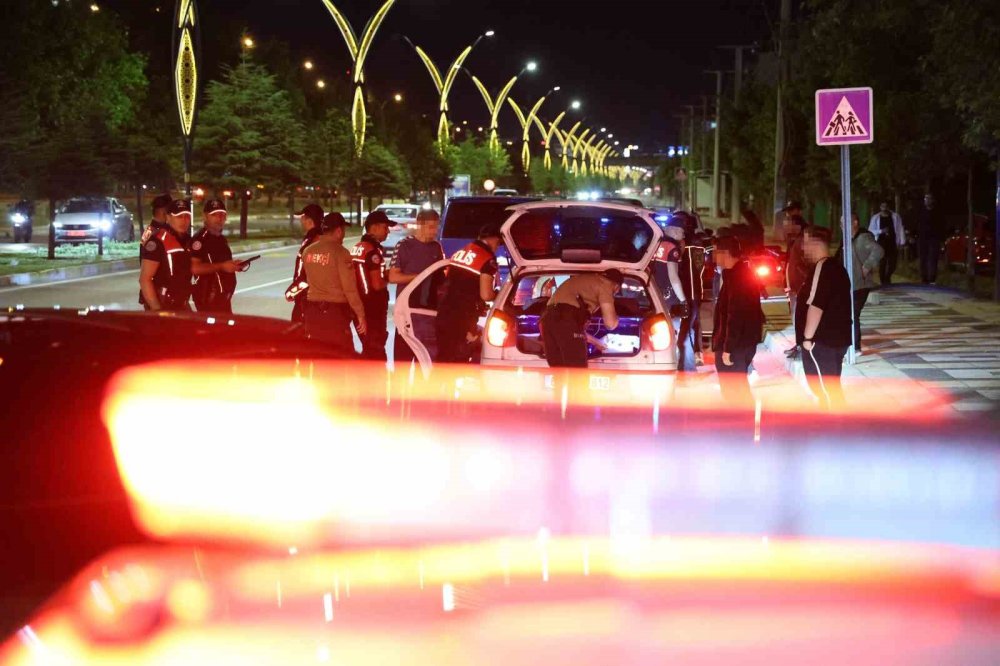 Aksaray’da Polisten Şok Denetim
