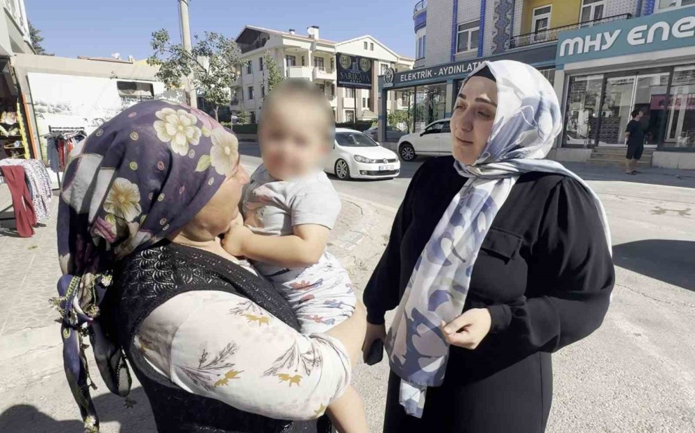 Çakmakla oynayan 2 yaşındaki çocuk evi yaktı