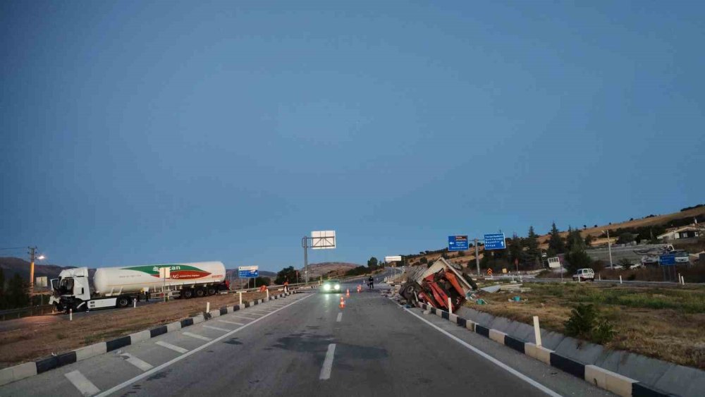 Çok Ucuz Atlatıldı: Biri LPG Kamyonu