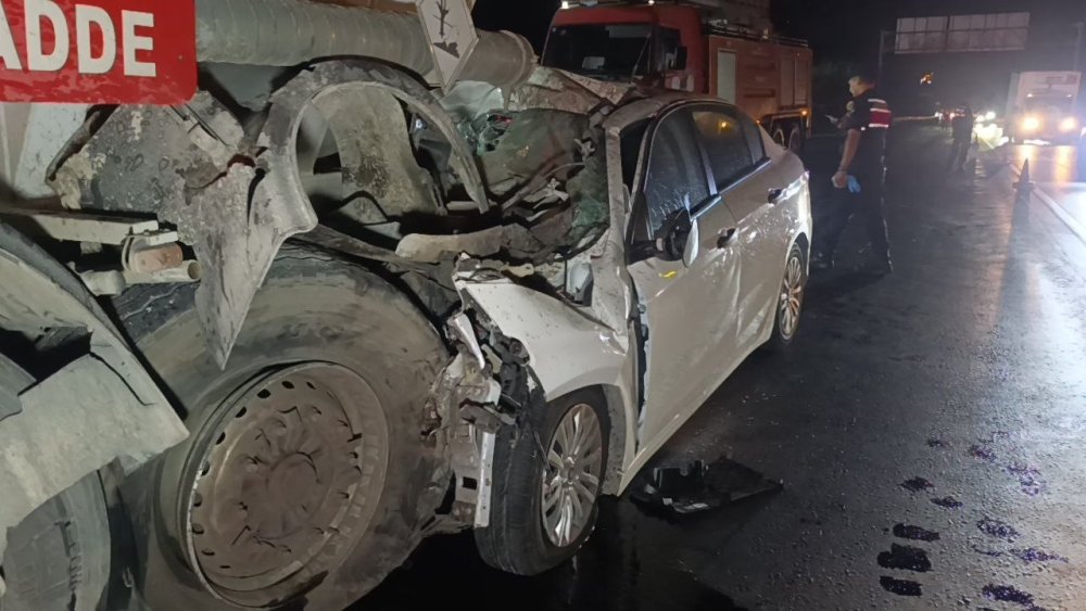 Manavgat’ta Tankere Çarpan Sürücü Öldü