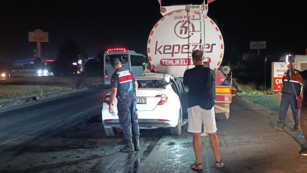 Manavgat’ta Tankere Çarpan Sürücü Öldü