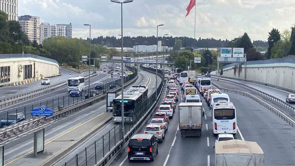 Okullar Açık İstanbul Kilit