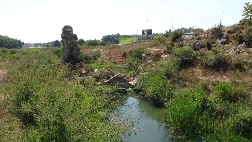 Tarihi Miras İhmal ve Bakımsızlık Nedeniyle Tahrip Oluyor