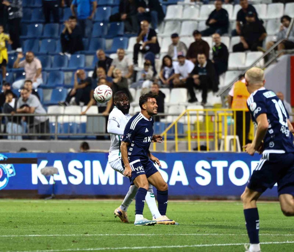 Konyaspor fırsatları kaçırdı, kalesini de kapattı