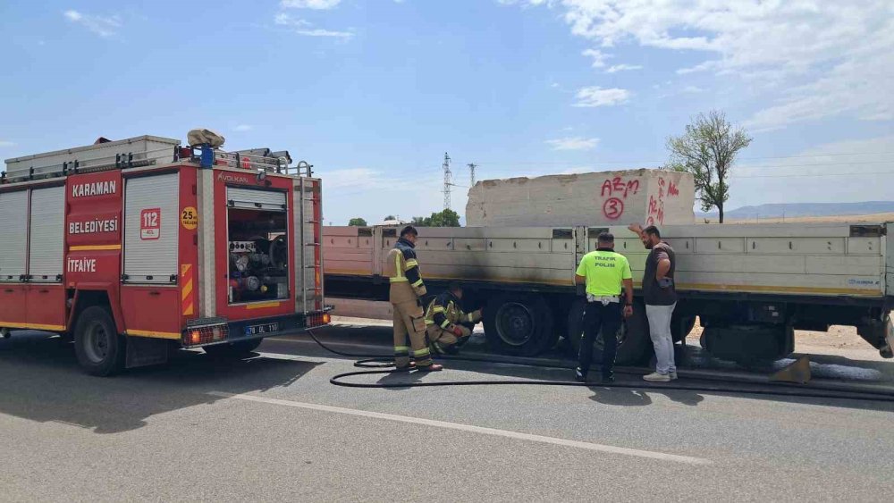 Mermer Yüklü Tırda Korkutan Yangın: Lastiği Alev Aldı