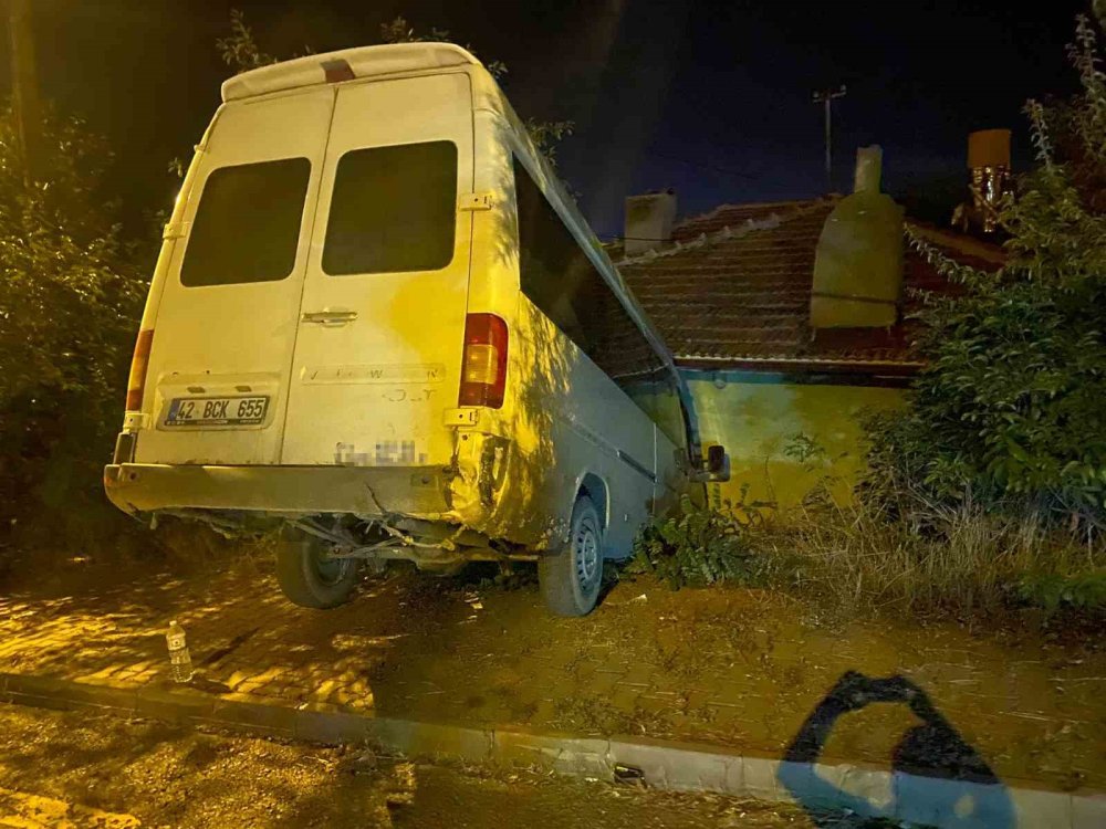 El Frenini Çekmeyi Unuttu, Büyük Bir Gürültüyle Dışarı Koştu