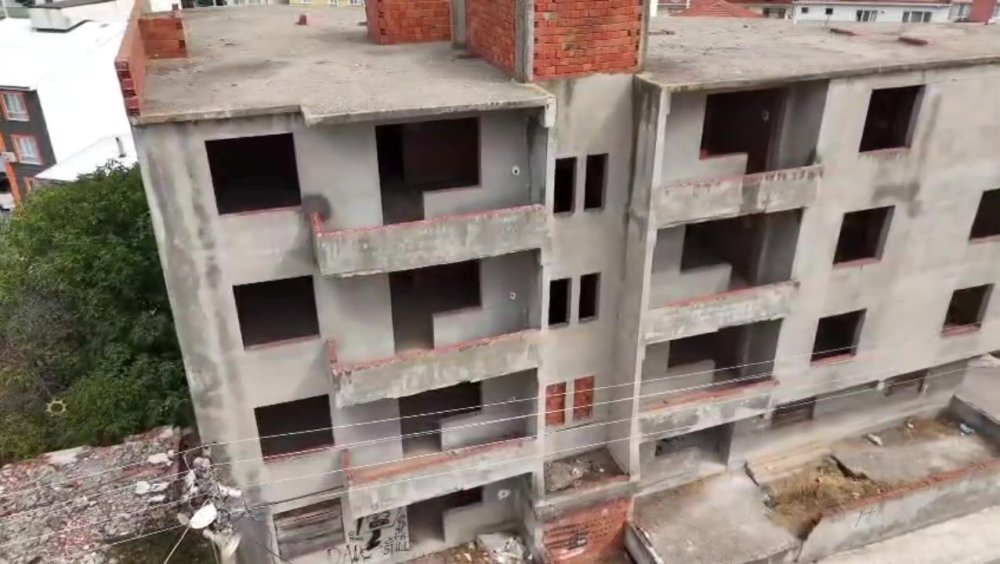 Ne tamamlandı ne yıkıldı! 30 yıldır ilçenin ucubesi oldu