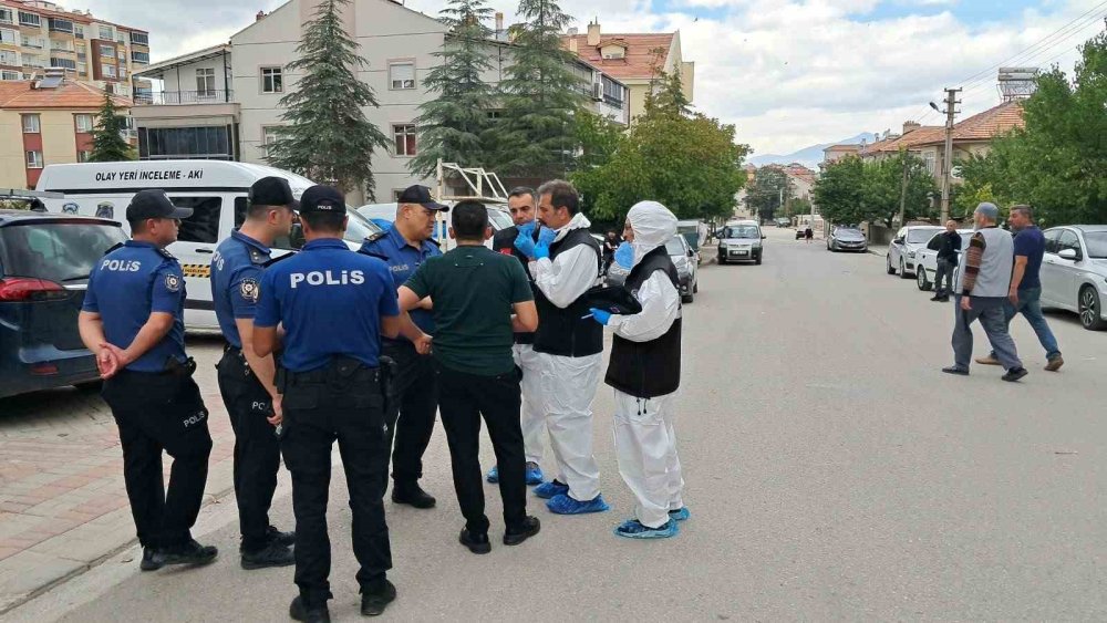 Çocukları Haber Alamayınca Ekipler Harekete Geçti: Evde Sır Ölüm