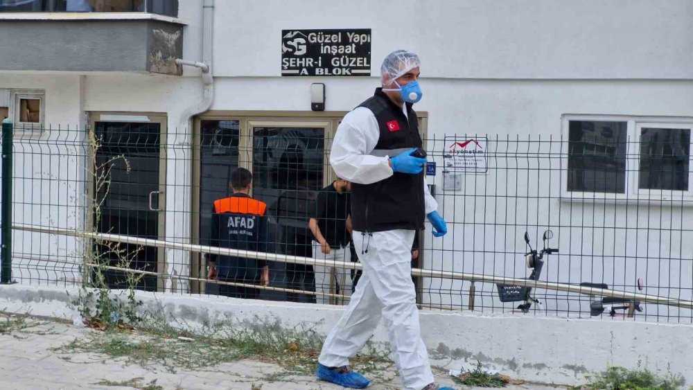 Çocukları Haber Alamayınca Ekipler Harekete Geçti: Evde Sır Ölüm