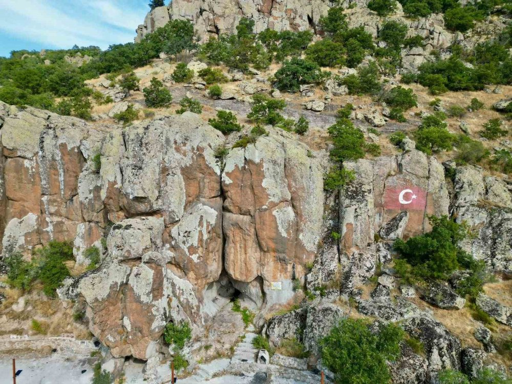 Bakımsızlıktan harabeye dönen bir mesire alanı daha!