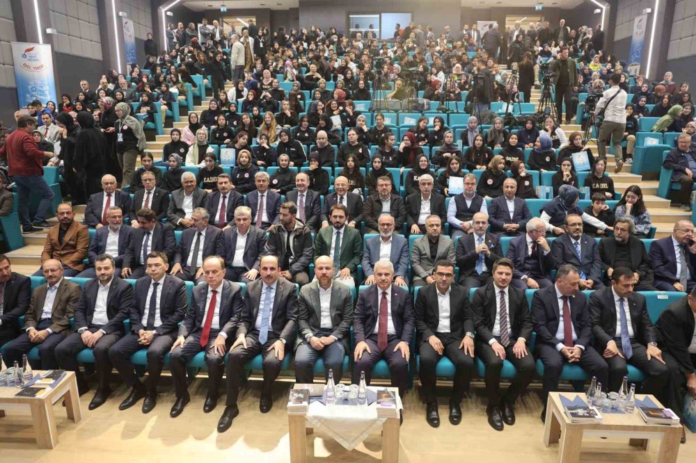 Bilal Erdoğan Konya’da Ödül Törenine Katıldı