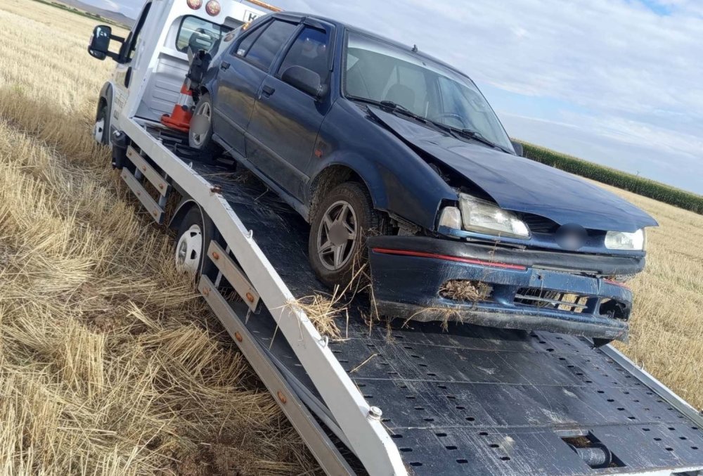 Kulu’da kontrolden çıkan otomobil şarampole devrildi: 2 yaralı