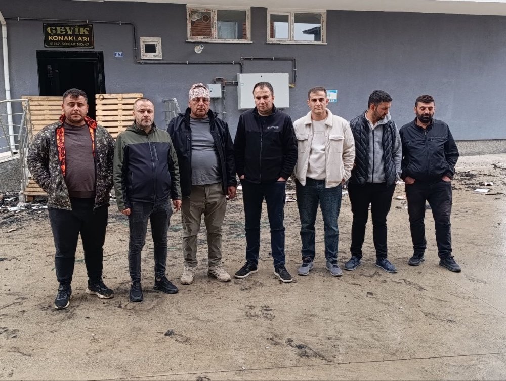 Beyşehir’de yangın sonrası evlerine giremiyorlar
